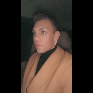 Meet your Posher, Austin